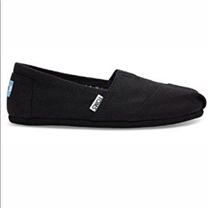 Toms Classic Black on Black